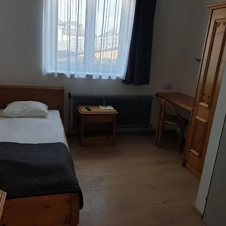 Neuhof 3*