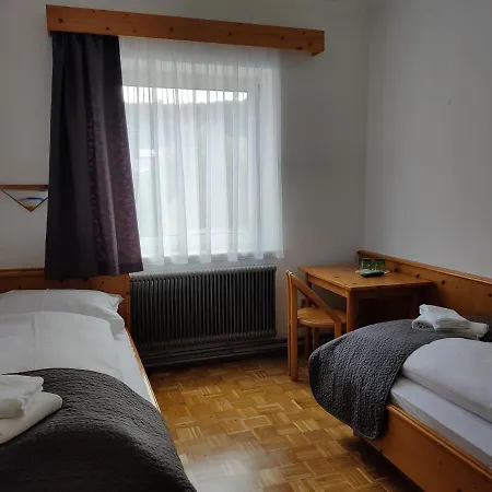 Hotel Neuhof 3*