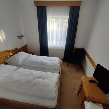 Hotel Neuhof 3*