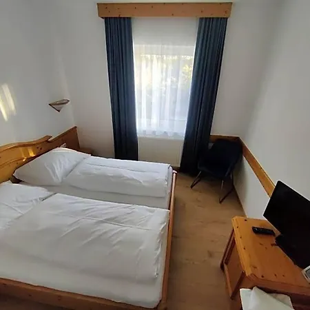Neuhof Ξενοδοχείο 3*